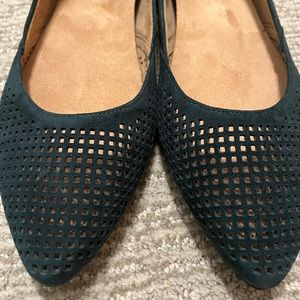 Vionic Laser Cut flats Forest Green Size 10